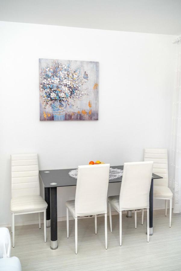 Adria Sun Apartments Vodice Bagian luar foto