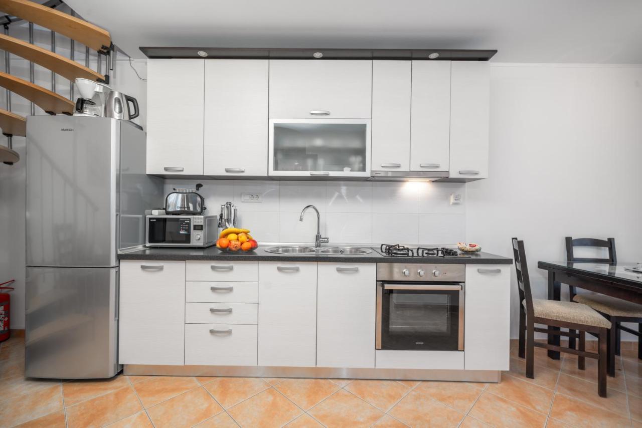 Adria Sun Apartments Vodice Bagian luar foto